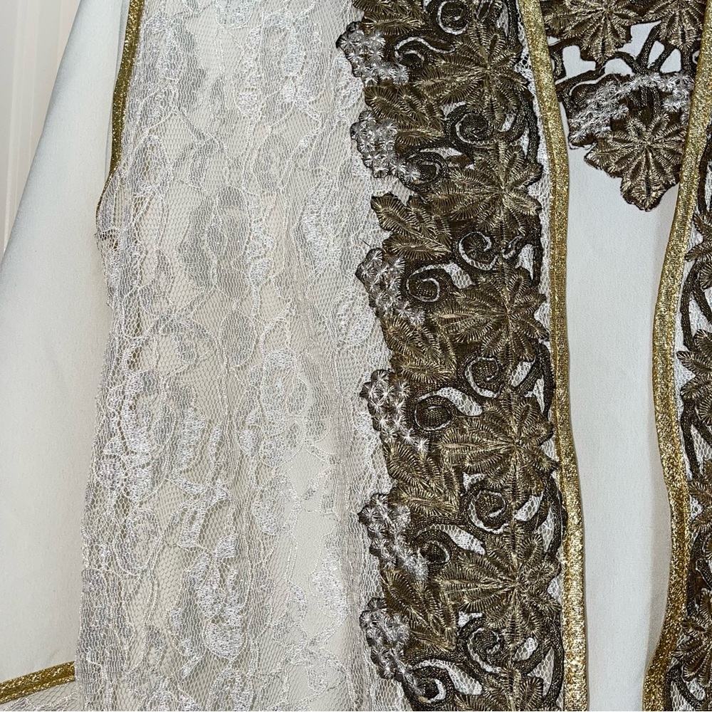Elegant Morrocan, kaftan gown, white embroidered with gold, trim, dress and vest - Picture 5 of 14